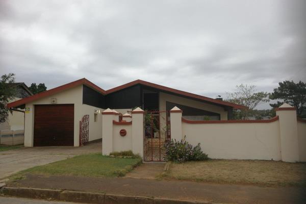 This property offers you ample space especially for the entertaining type.
The main house comprises of a spacious lounge area and a ...