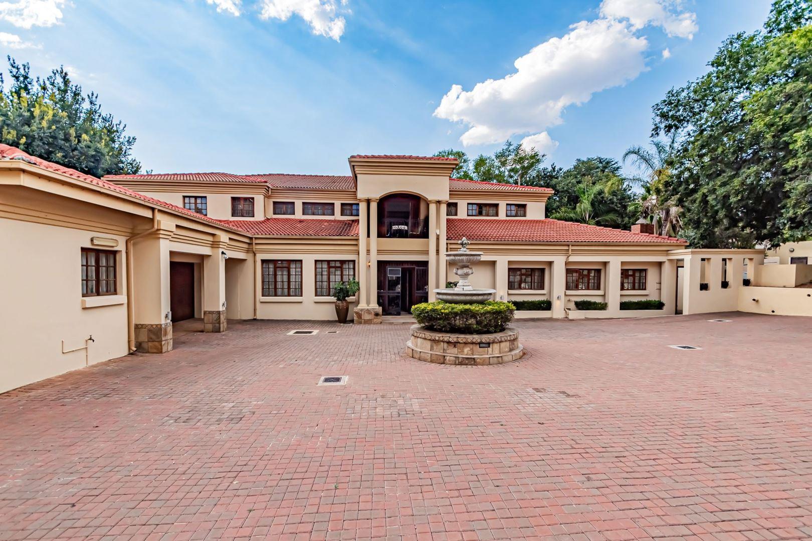 9 Bedroom House to rent in Lynnwood Ridge P24114200162