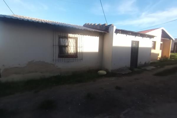 Both houses have 2 bedrooms and 1 bathroom each.
The 1 is an RDP house which is tiled and the other has been built which is main ...