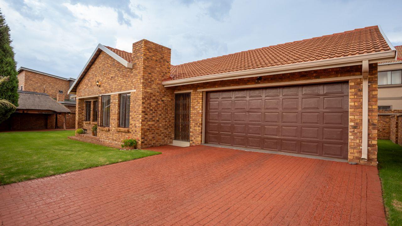 3 Bedroom House for sale in Pomona P24114201595