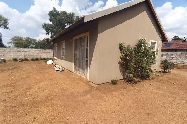 3 Bedroom house in secure Grootvlei estate offers 2 bathrooms of which main is en suite bathroom 
Located close to schools
Move in ...