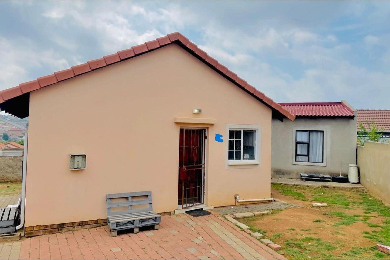 2 Bedroom House for sale in Cosmo City P24114202841