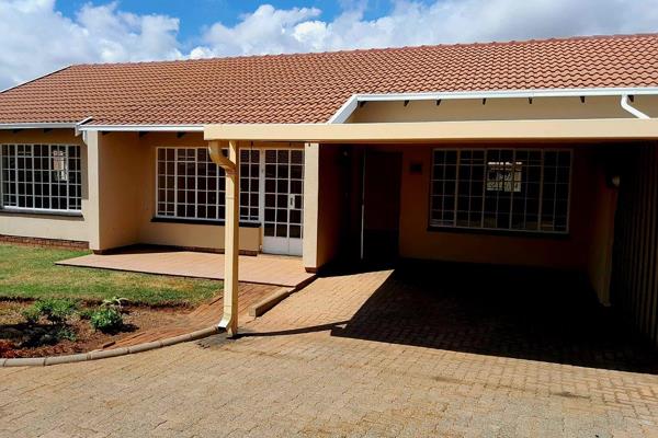 Nestled within the peaceful environs of Randpoort, this retirement flatlet emerges as a ...