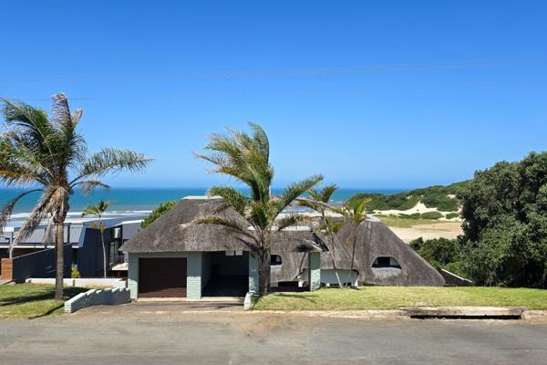 Situated along the East Coast in beautiful Cintsa East - this is the perfect place to call home!
The house offers 5 Spacious bedrooms ...