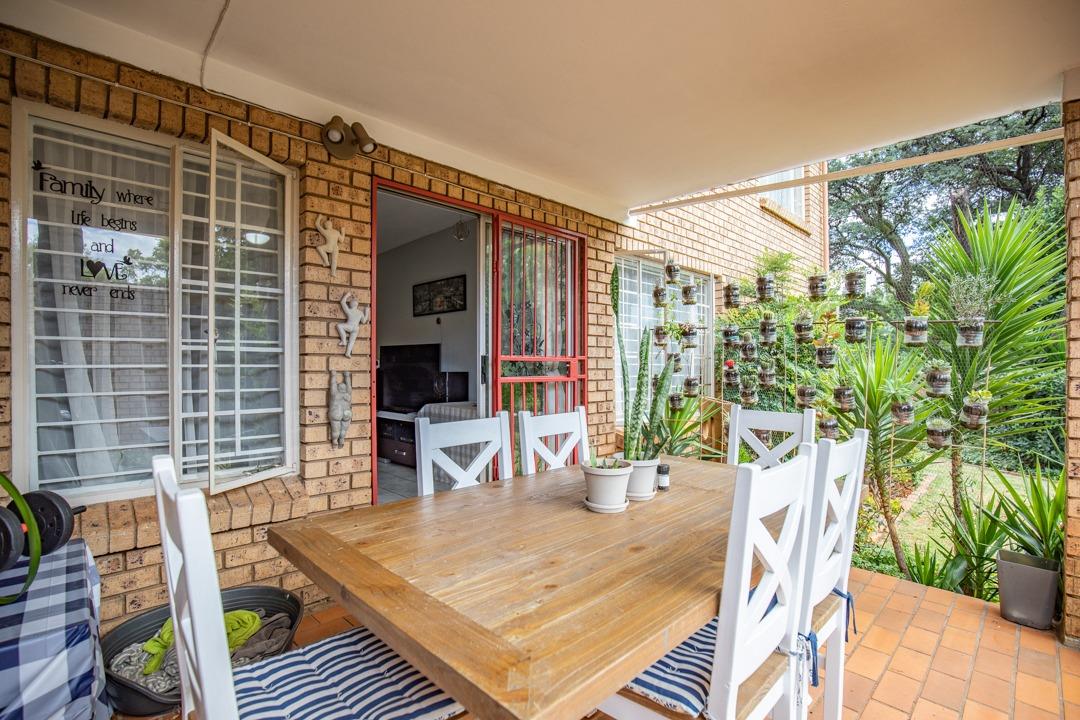 2 Bedroom Apartment / flat for sale in Faerie Glen P24114204428