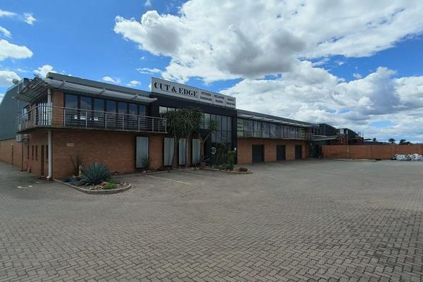 N4 gateway industrial park | 2,371 square meter warehouse to let on a 4,029 square meter ...