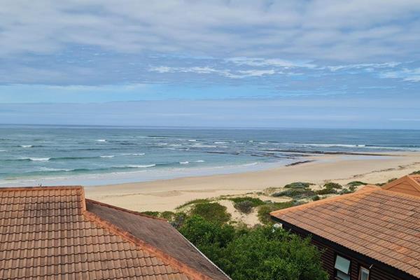 This beautiful apartment is situated in the well-known Houtboschbaai Estate. The Estate has 32 apartments and is situated on the Aston ...