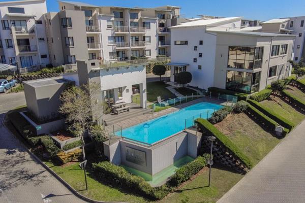 Owner asking for R1,400,000.

Exquisite 3-bedroom apartment, nestled on the top floor of ...