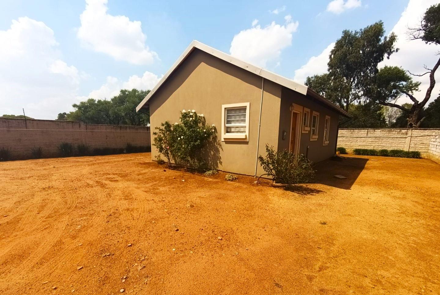 3 Bedroom House for sale in Strubenvale - P24-114206035