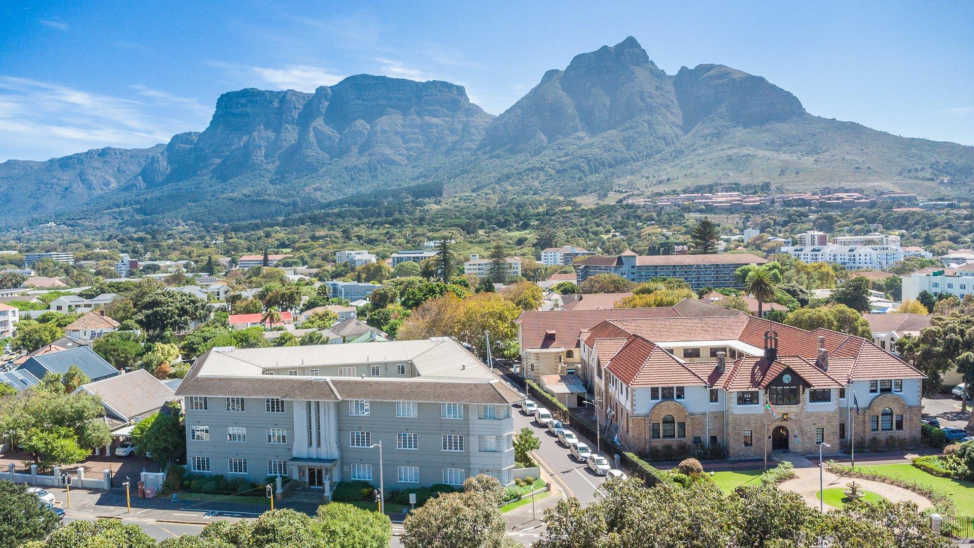 2 Bedroom Apartment / flat for sale in Rondebosch - P24-114212477