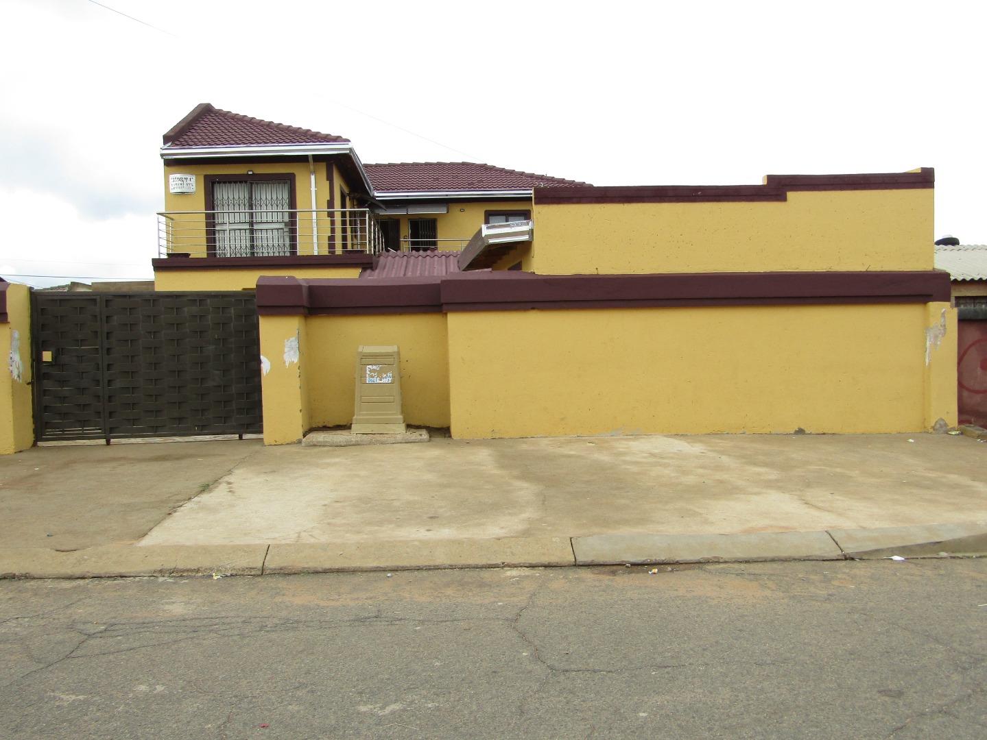 9 Bedroom House for sale in Dobsonville P24114212874