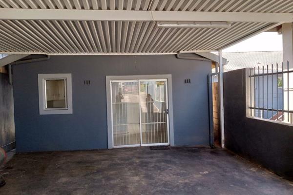 DORMEHL PHALANE PROPERTY GROUP offers you this one bedroom fully fitted cottage. This cottage is suitable for a matured single or a ...