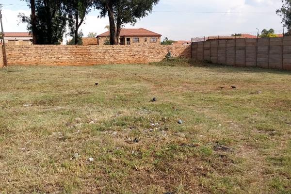 A great opportunity not to be missed vacant land in a well-secured area.

This land can be used for putting up flats or can be used ...