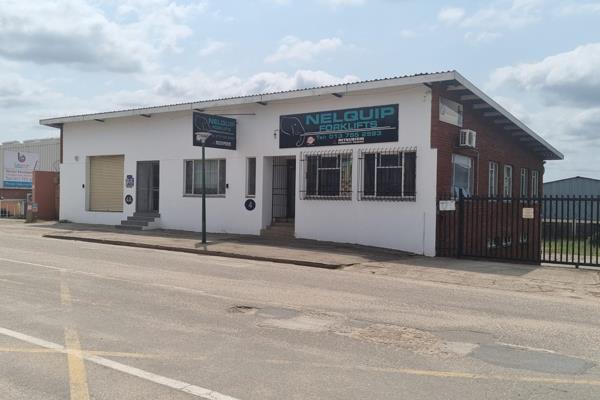 This solidly built business opportunity is set on a large 1721 m2 stand and consists of 2 sub lettable sections, with the main building ...