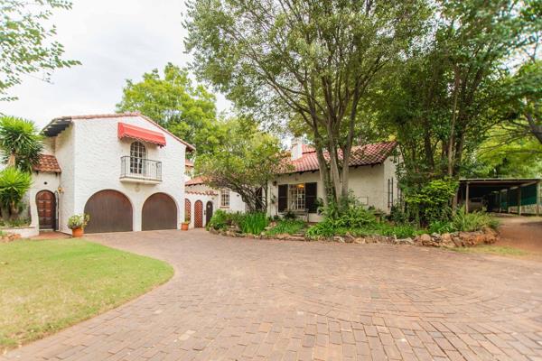 Introducing a charming Spanish-styled sanctuary nestled in the heart of Dowerglen, with views of the prestigious Glendower Golf Course. ...