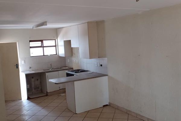 Welcome to this charming Ground Floor 2 bedroom apartment for sale in Boksburg. Situated ...
