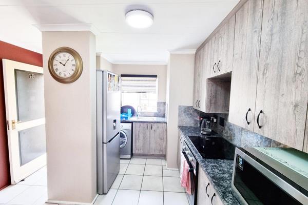 Calling all investors!!
 
This 2 bedroom first floor apartment offers all you need and so much more.

Well positioned in Sandton. ...