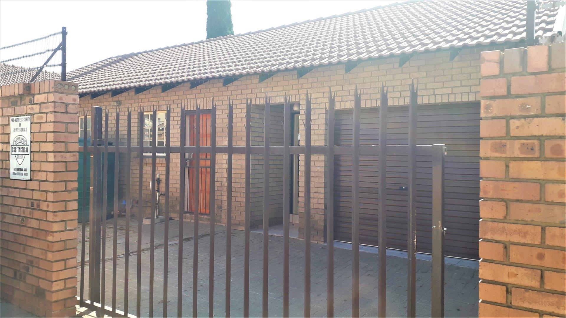 2 Bedroom Townhouse to Rent in Reyno Ridge