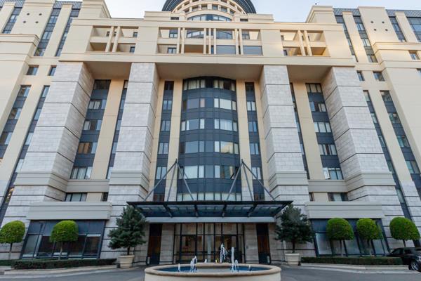 This apartment is a stunning 2 bedroom 2 bathroom unit in the heart of Sandton. 
It is ...