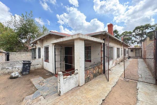 Online Auction Details:
Starting Bid: R 200 000-00
Online Auction Date: Thursday, 7 ...