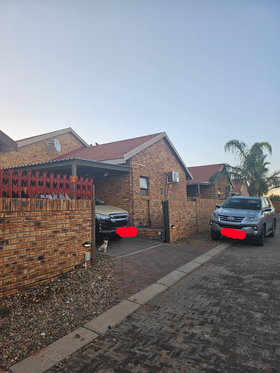 House for sale in Riviera Kimberley P24114219713