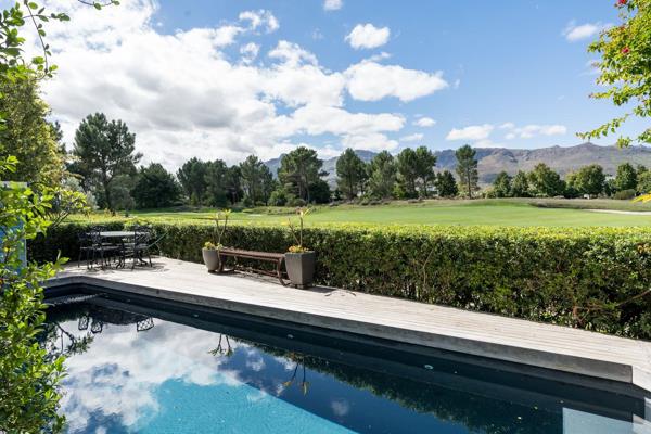 Adjacent to the 15th fairway, Pearl Valley Golf and Country Estate presents an idyllic setting for luxurious living amidst breathtaking ...