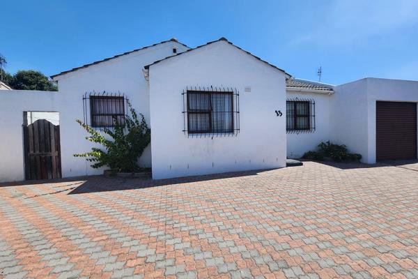 Nestled in the peaceful neighbourhood of Dennemere this beautiful 3 bedroom family home offers a perfect blend of comfort and style. ...