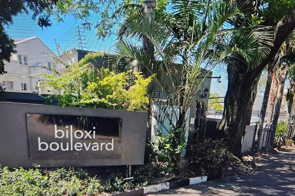 Large, bright and perfectly located a stone throw away from Sandton CBD. 
•	2 bedrooms ...