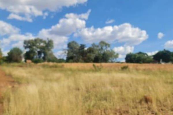 This prime agricultural land spans across 1.7 hectares and offers a solid foundation for a 3-bedroom house, making it an excellent ...