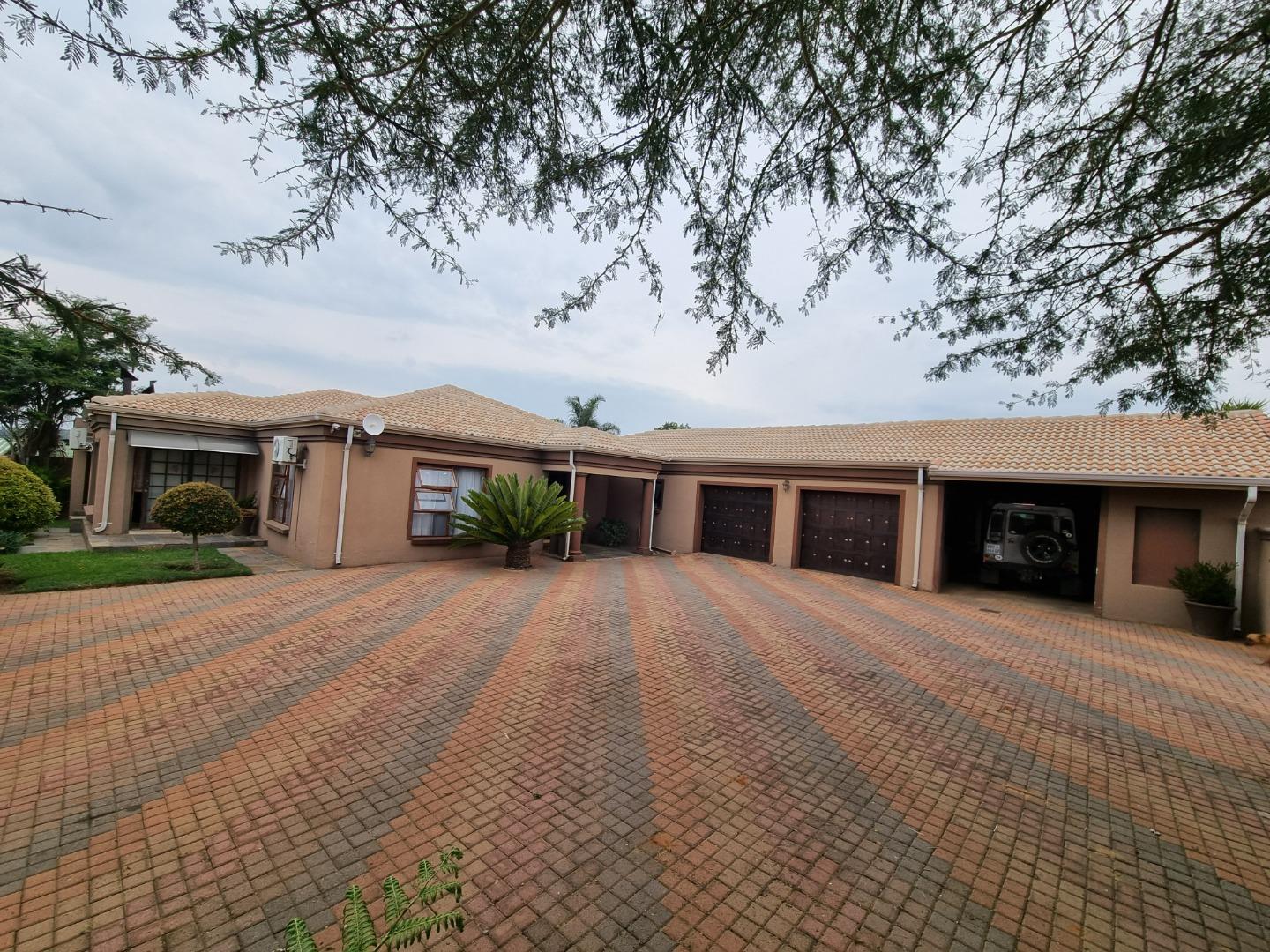 4 Bedroom House for sale in Rayton - Rayton Estate, 36x3 Stasie Street ...