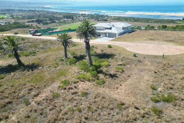 EXCLUSIVELY MANDATED TO CENTURY21 PLETTENBERG BAY

Introducing a sought after rare gem ...