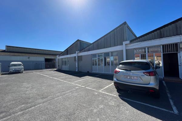 2000 square meter factory for sale in Athlone Industria. A further 800 square meters of parking and other common area included! This ...