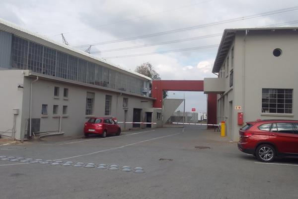 350m&#178; Factory to Let in City Deep | Secure &amp; Functional for Light ...