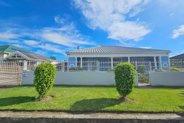 Welcome to this spacious family home ideally situated in the heart of Selborne, just a stone&#39;s throw away from Selborne College and ...