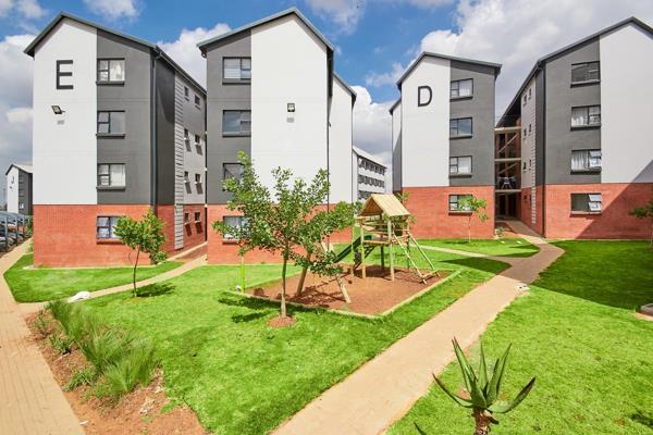 This brand new property located in a thriving new developed area in Johannesburg. This modern and stylish 2-bedroom apartment features ...