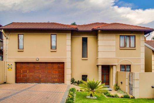 4 Bedroom Townhouse for sale in Randpark Ridge