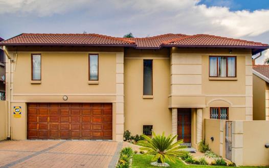 4 Bedroom Townhouse for sale in Randpark Ridge