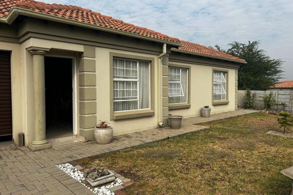 This 3 bedroom house located in Ngwenya River Estate offers a secure living experience

This property boast an open plan living area, a ...