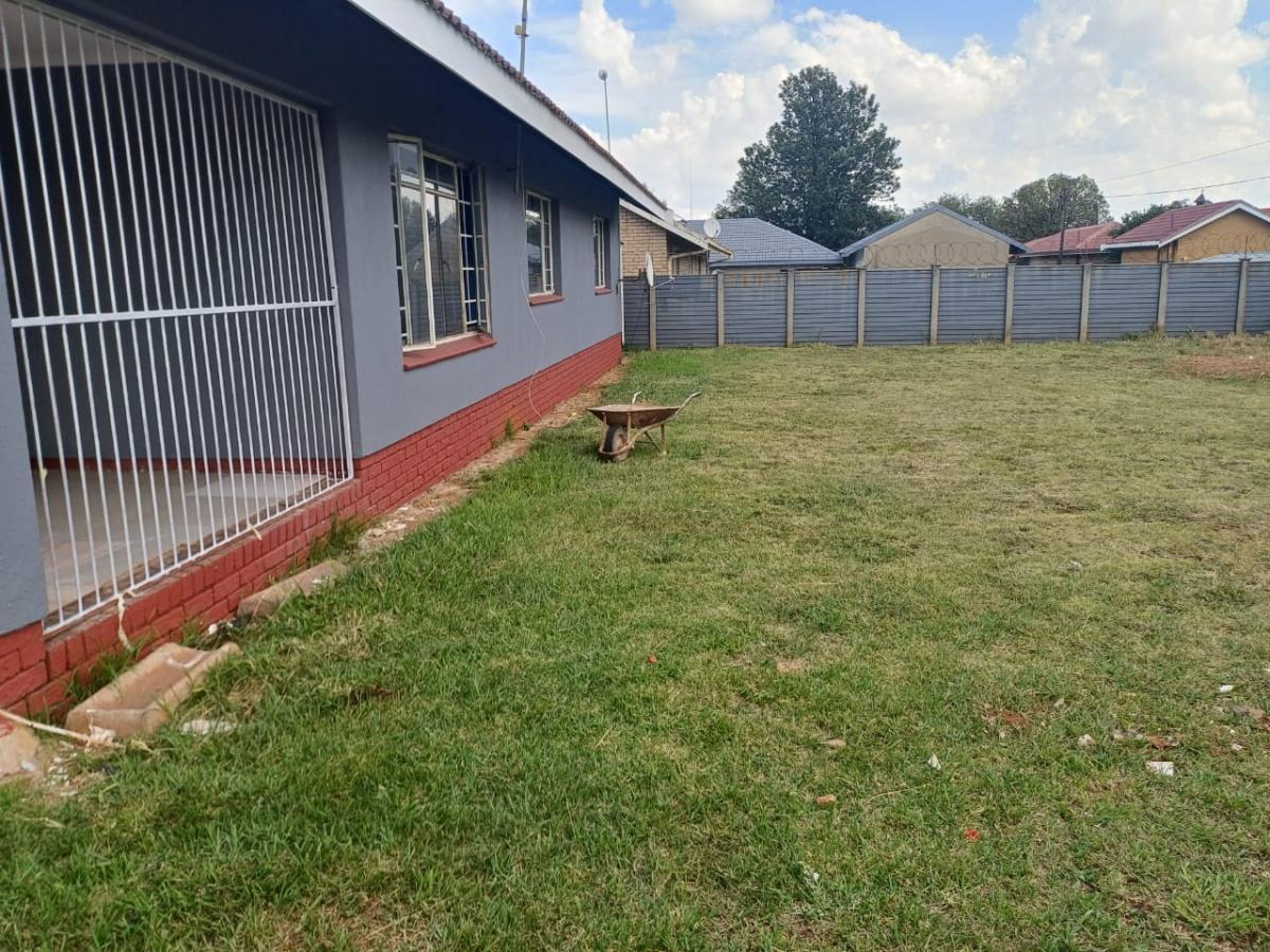 3 Bedroom House for sale in Vaalpark - P24-114232761