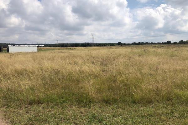 A VACANT STAND IN THE GLORIOUS ESTATE OF WATERLAKE FARM WITH BUILDING PACKAGES

Free roaming game, a 22-hectare lake, picnic areas ...