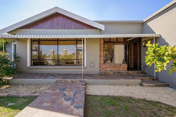 Nestled within the popular suburb of Taybank, this spacious five-bedroom home beckons ...