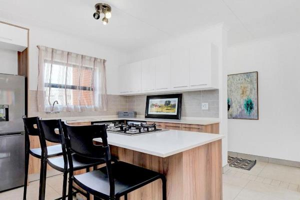 2 BEDROOM 2 BATHROOM APARTMENT - URBAN LIVING IN JOHANNESBURG
(Second Floor and Third Floor)

Founders Hill Crescent, an Estate to visit! Beautiful and secure with a guardhouse, access control, and 24-hour surveillance. The ...