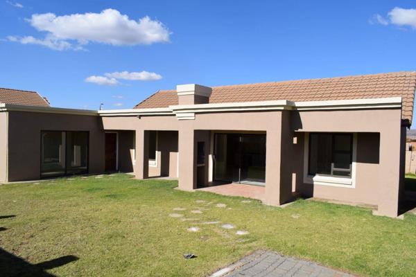 This property is situated in Bergsig and offers a main house with two bedrooms, two ...