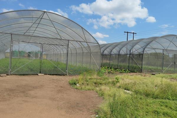 This beautiful piece of land is awaiting your presence. 
This Agricultural holding has a lot to offer with a borehole, water tanks ...