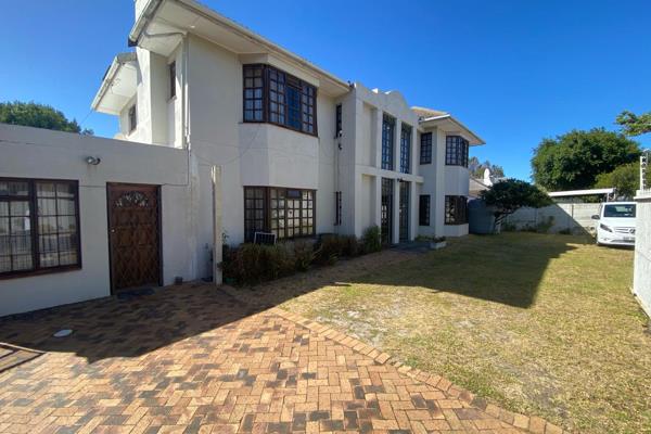 Available 15th February 2025
Deposit R9 000
Admin Fee R1 000

A large house in ...