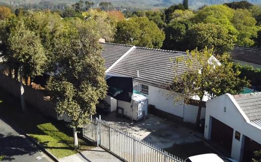 4 Bedroom House for sale in Tokai