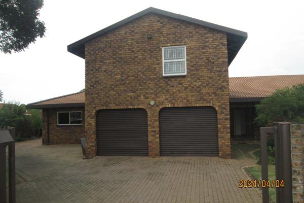 Retirement Vilage House or needed by big family.
Very neat &amp; ready to be ...