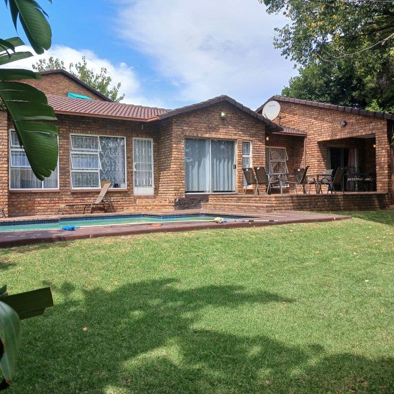 6 Bedroom House for sale in Edenvale Central 150 15th Avenue P24