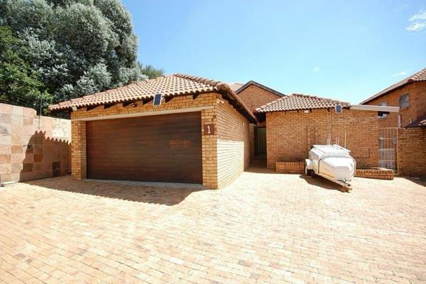 Stunning family face brick home!

3 Spacious bedrooms, all tiled with built in cupboards
2 bathrooms, both tiled, both full ...