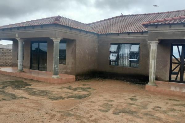 A beautiful home at Dilopye is selling for cash.

This house offers 3 bedrooms. main bedroom with walk-in closet and En-suit bathroom ...